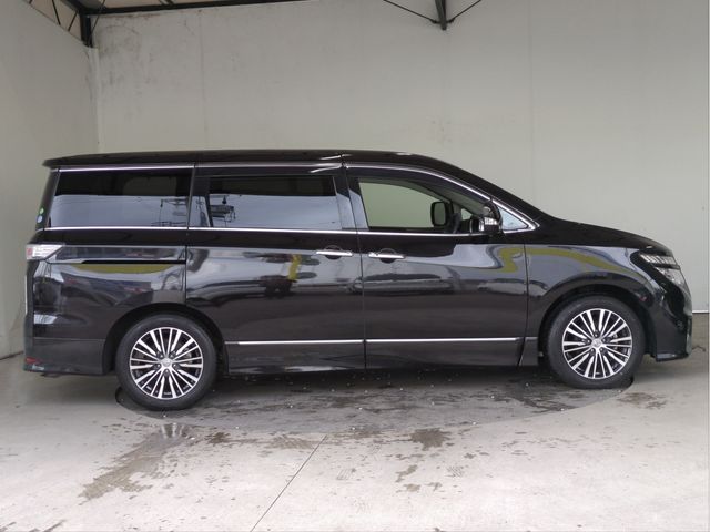 NISSAN ELGRAND 2018 Image 31