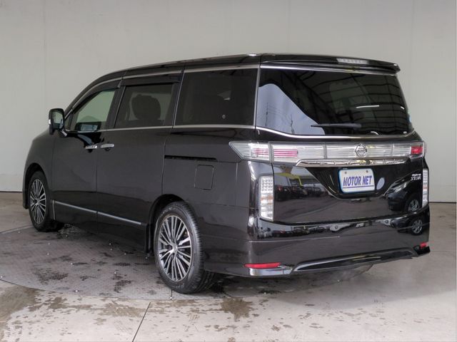 NISSAN ELGRAND 2018 Image 31