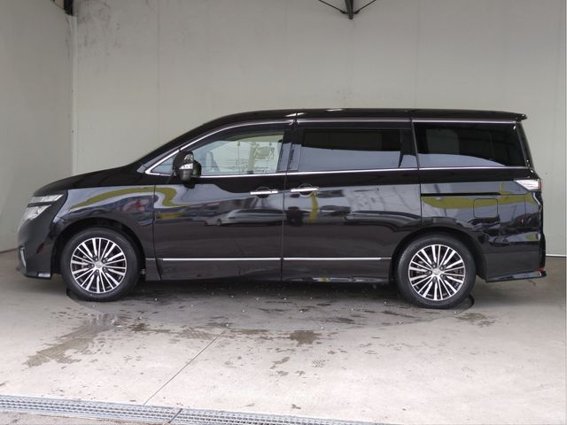NISSAN ELGRAND 2018 Image 31