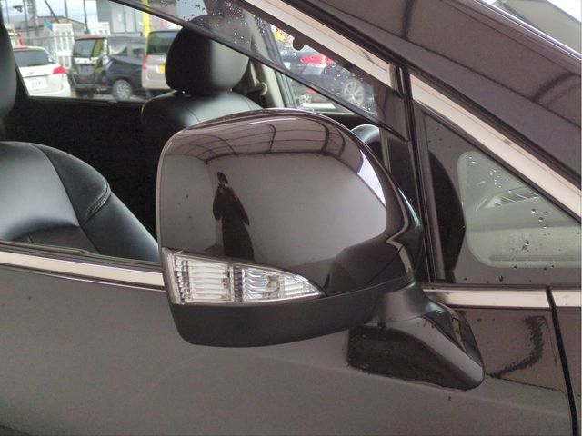 NISSAN ELGRAND 2018 Image 31