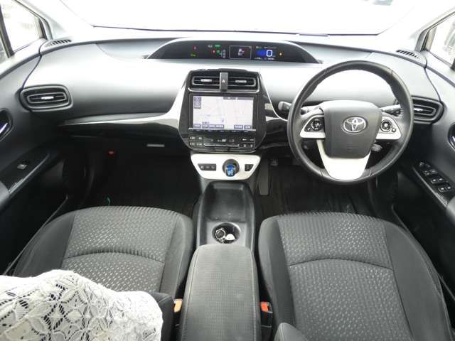 TOYOTA PRIUS 2017 Image 31