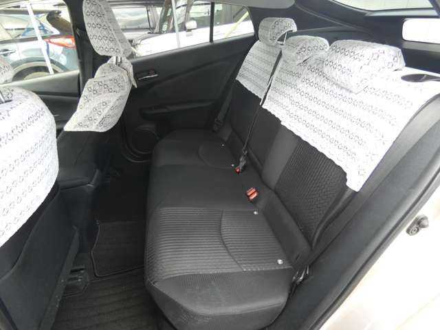 TOYOTA PRIUS 2017 Image 31