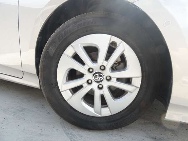 TOYOTA PRIUS 2017 Image 31