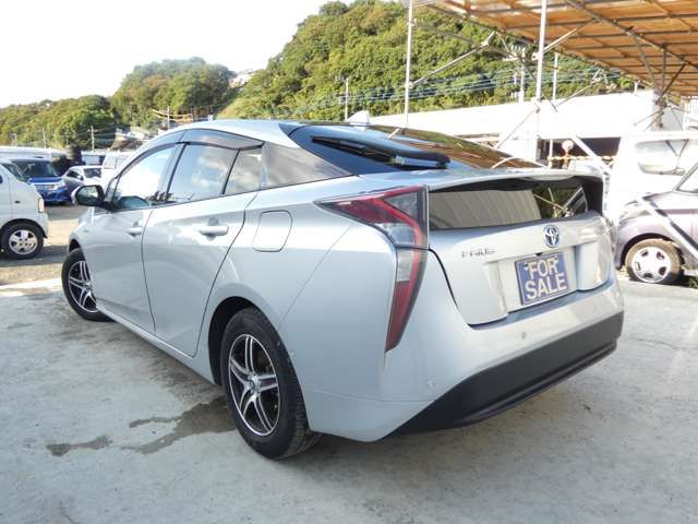 TOYOTA PRIUS 2016 Image 31
