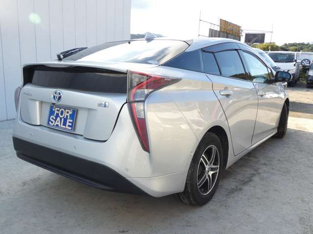 TOYOTA PRIUS 2016 Image 31