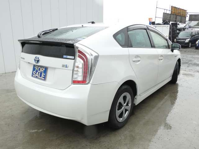 TOYOTA PRIUS 2012 Image 31