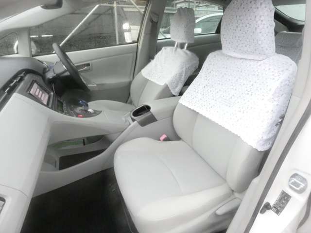 TOYOTA PRIUS 2012 Image 31