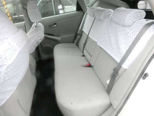 TOYOTA PRIUS 2012 Image 31