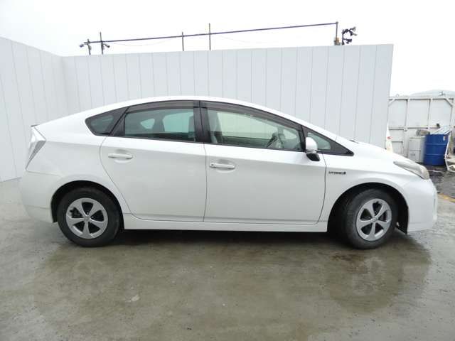 TOYOTA PRIUS 2012 Image 31