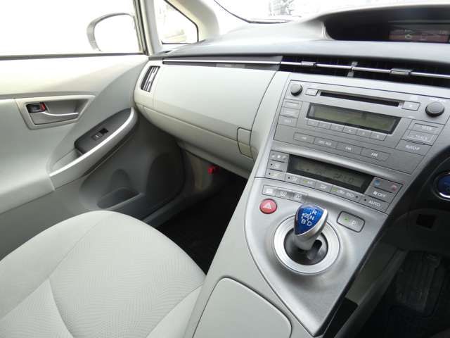 TOYOTA PRIUS 2013 Image 31