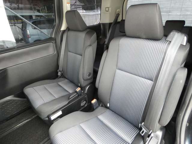 TOYOTA VOXY 2014 Image 31