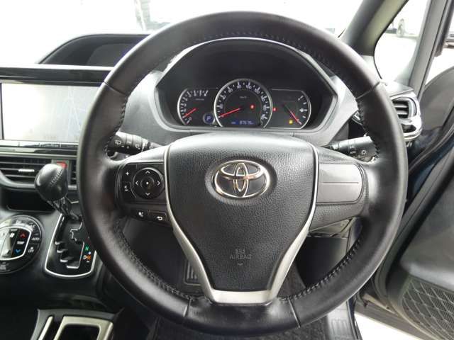 TOYOTA VOXY 2014 Image 31