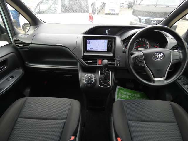 TOYOTA VOXY 2014 Image 31