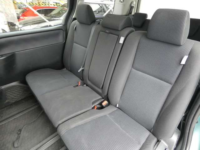 TOYOTA VOXY 2014 Image 31