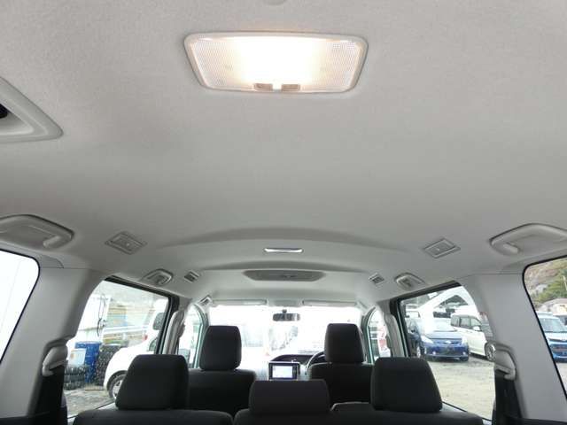 TOYOTA VOXY 2014 Image 31