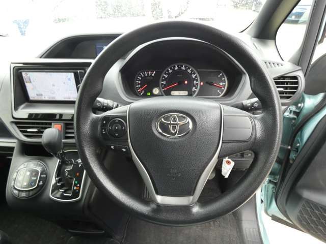 TOYOTA VOXY 2014 Image 31