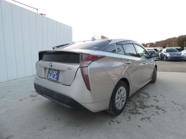 TOYOTA PRIUS 2017 Image 31
