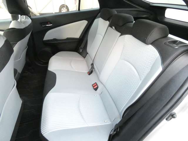 TOYOTA PRIUS 2017 Image 31