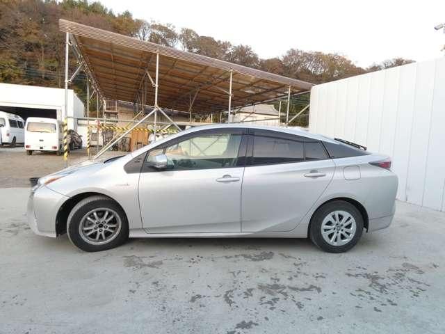 TOYOTA PRIUS 2017 Image 31