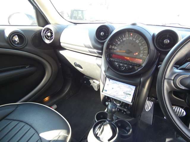 BMW MINI COOPER CROSSOVE 2014 Image 31