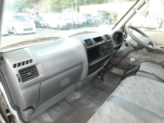 MITSUBISHI DELICA TRUCK 2WD 2002 Image 31