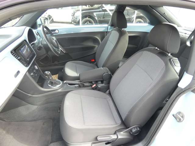 VOLKSWAGEN THE BEETL 2014 Image 31