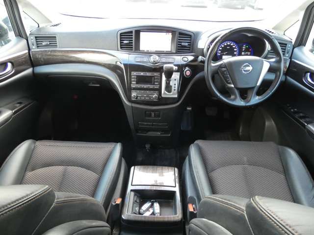 NISSAN ELGRAND 2010 Image 31