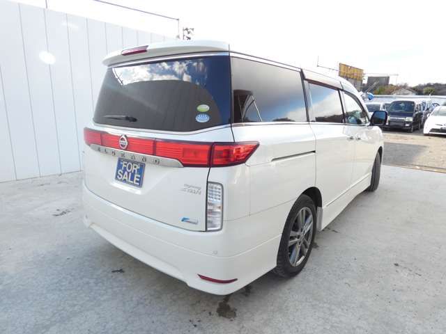 NISSAN ELGRAND 2010 Image 31
