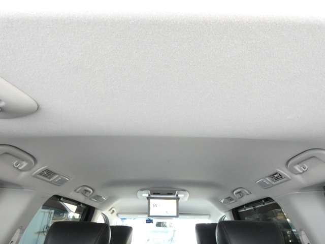 NISSAN ELGRAND 2010 Image 31