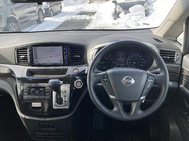 NISSAN ELGRAND  4WD 2015 Image 31