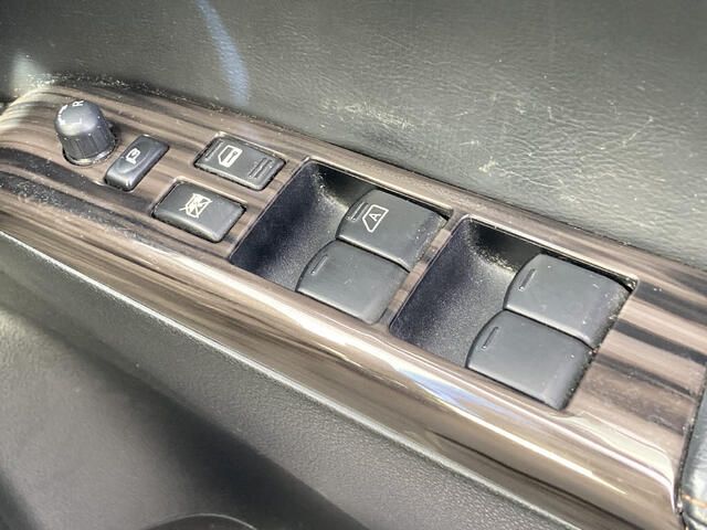 NISSAN ELGRAND  4WD 2015 Image 31