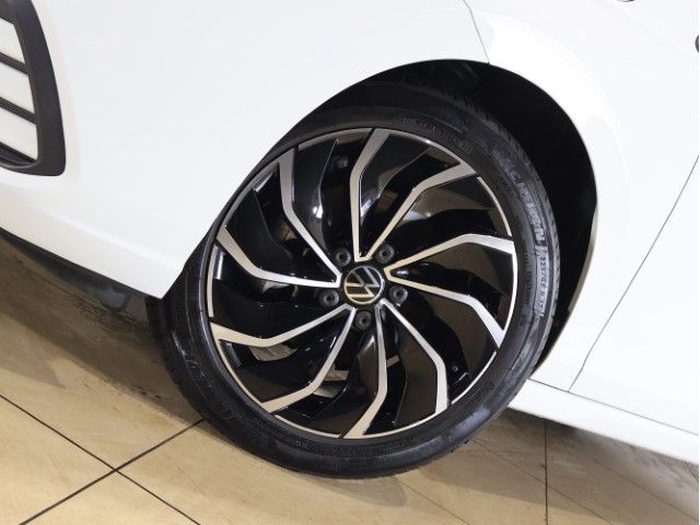 VOLKSWAGEN GOLF 2023 Image 31