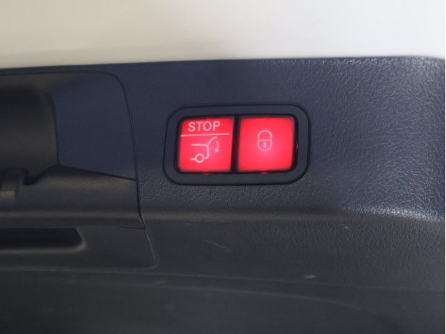 MERCEDES BENZ GLB 2023 Image 31