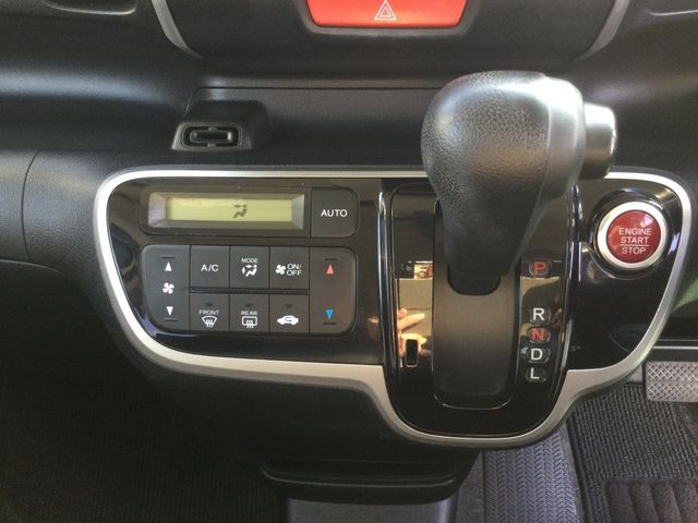 HONDA N BOX 2015 Image 31