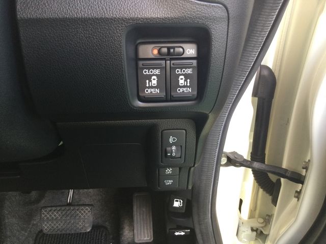 HONDA N BOX 2015 Image 31