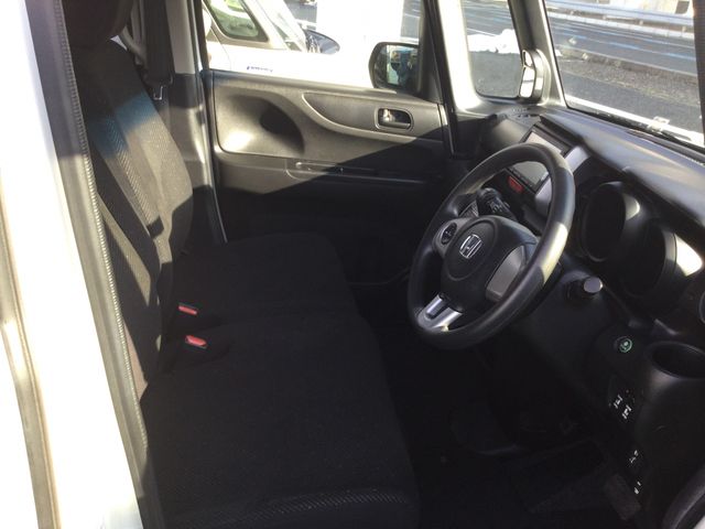 HONDA N BOX 2015 Image 31