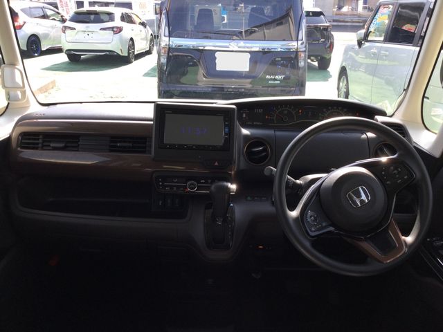 HONDA N BOX 2019 Image 31