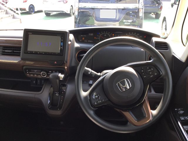 HONDA N BOX 2019 Image 31