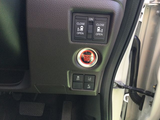 HONDA N BOX 2019 Image 31