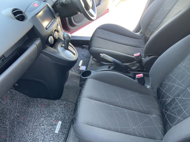 MAZDA DEMIO 2012 Image 31