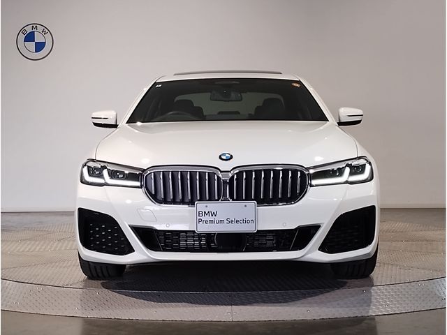 BMW 5SERIES SEDAN 2022 Image 31