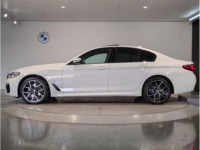 BMW 5SERIES SEDAN 2022 Image 31