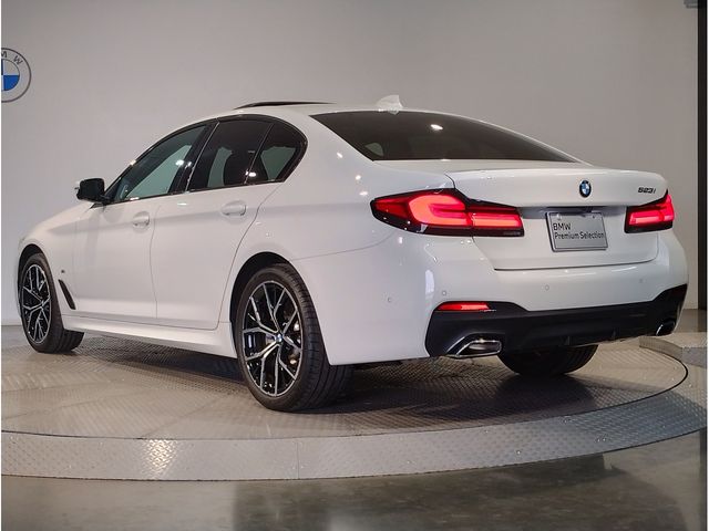 BMW 5SERIES SEDAN 2022 Image 31