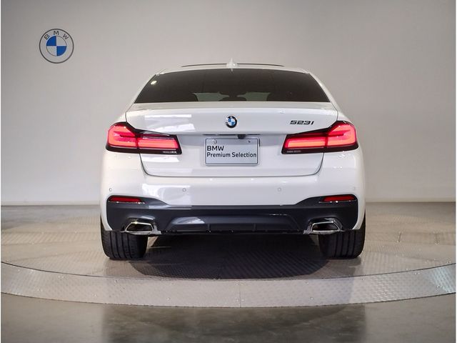 BMW 5SERIES SEDAN 2022 Image 31