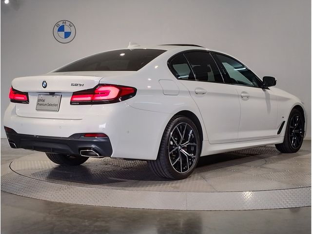 BMW 5SERIES SEDAN 2022 Image 31