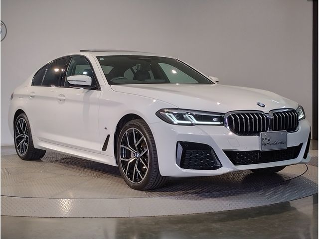 BMW 5SERIES SEDAN 2022 Image 31