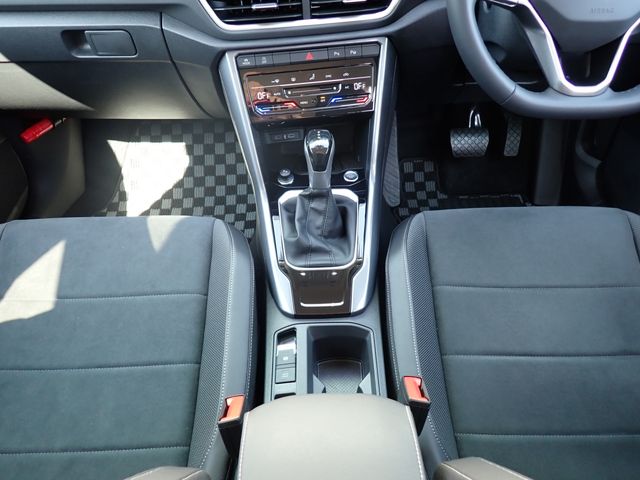 VOLKSWAGEN T-ROC 2024 Image 31