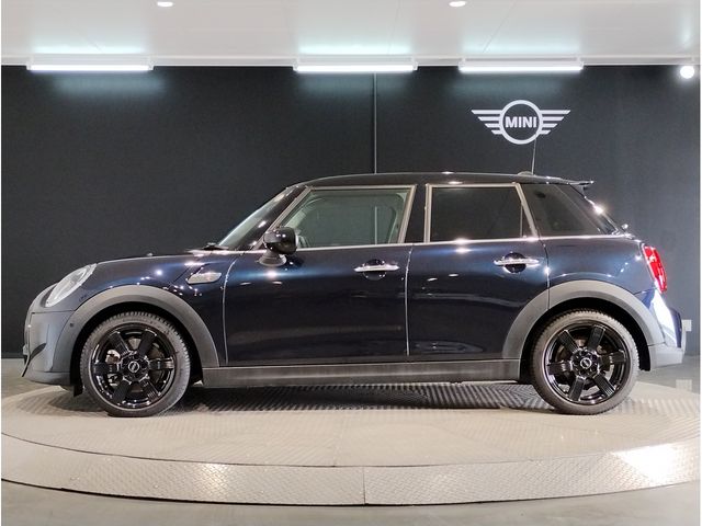 BMW MINI COOPER S 5DOOR 2023 Image 31