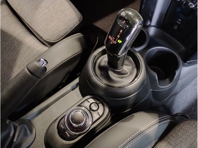 BMW MINI COOPER S 5DOOR 2023 Image 31