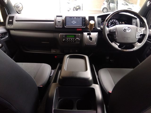 TOYOTA HIACE VAN 4WD 2021 Image 31